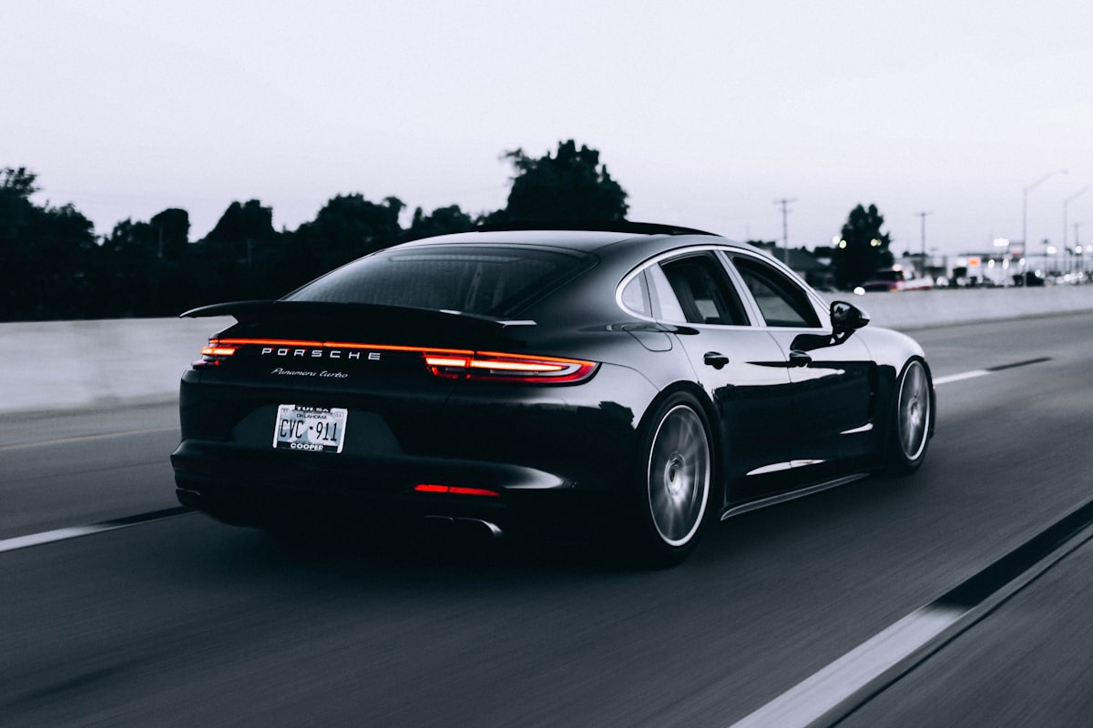 2022 Porsche Cayenne GTS — photo 1