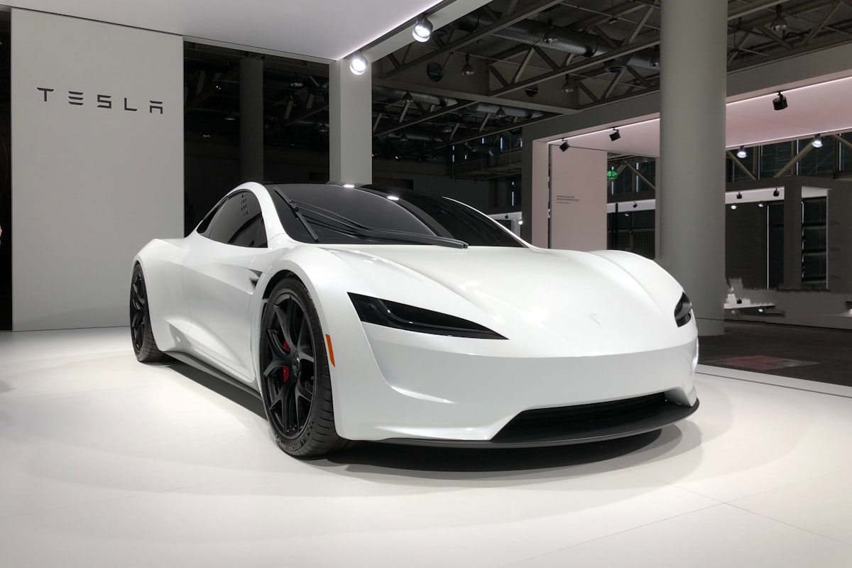 2022 Tesla Model S Plaid — photo 2